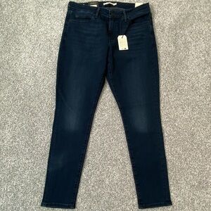 LEVI Dark Blue Skinny Jeans 31 X 28